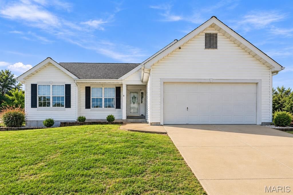Property Photo: 1002 Seasons View Drive MO 63026