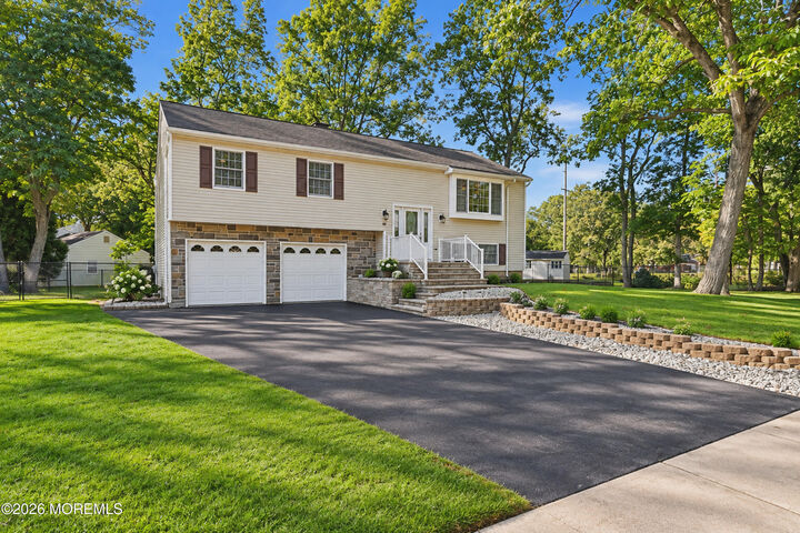 Property Photo:  19 Buckingham Drive  NJ 08527 