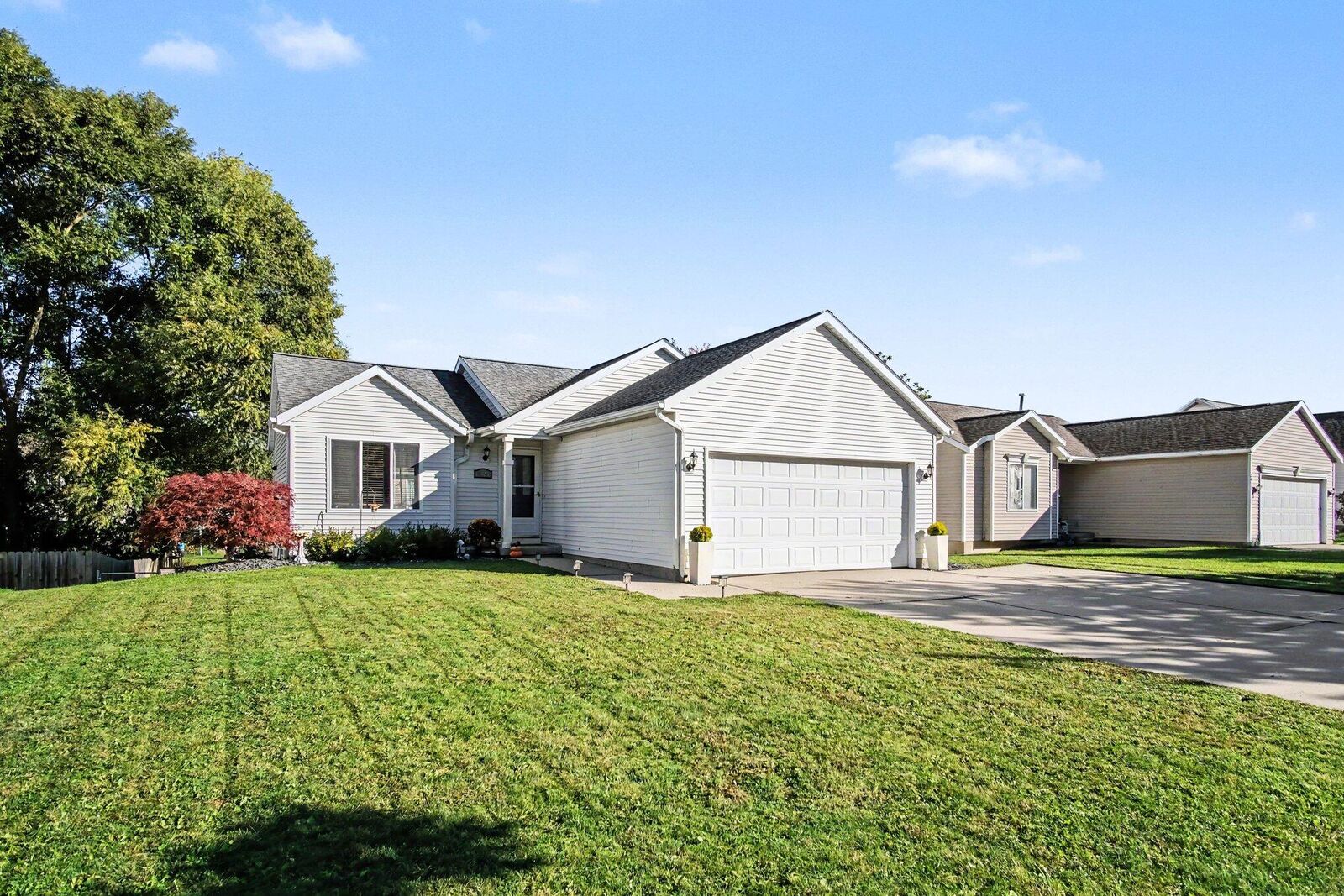 Property Photo:  3023 Stonewood Street NW  MI 49504 
