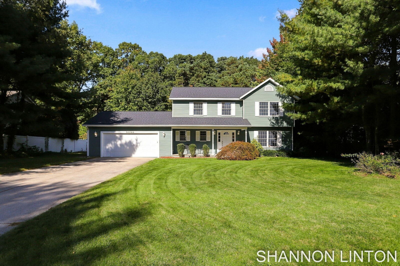 Property Photo:  14843 Woodside Trail  MI 49417 
