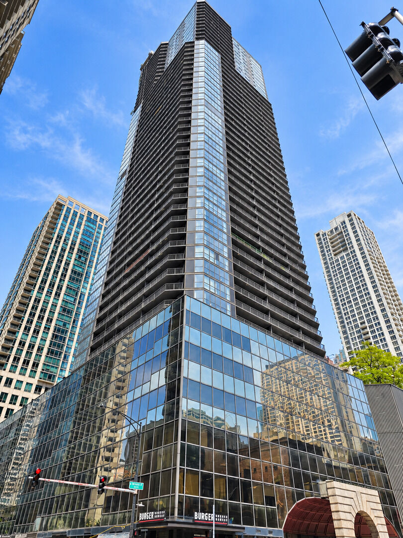 Property Photo: 10 E Ontario Street 4601 IL 60611