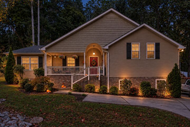 Property Photo:  1021 Goldfinch Trl  TN 37148 