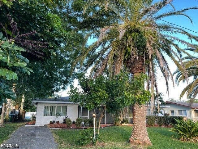 Property Photo: 4926 Vincennes Street 1-3 FL 33904