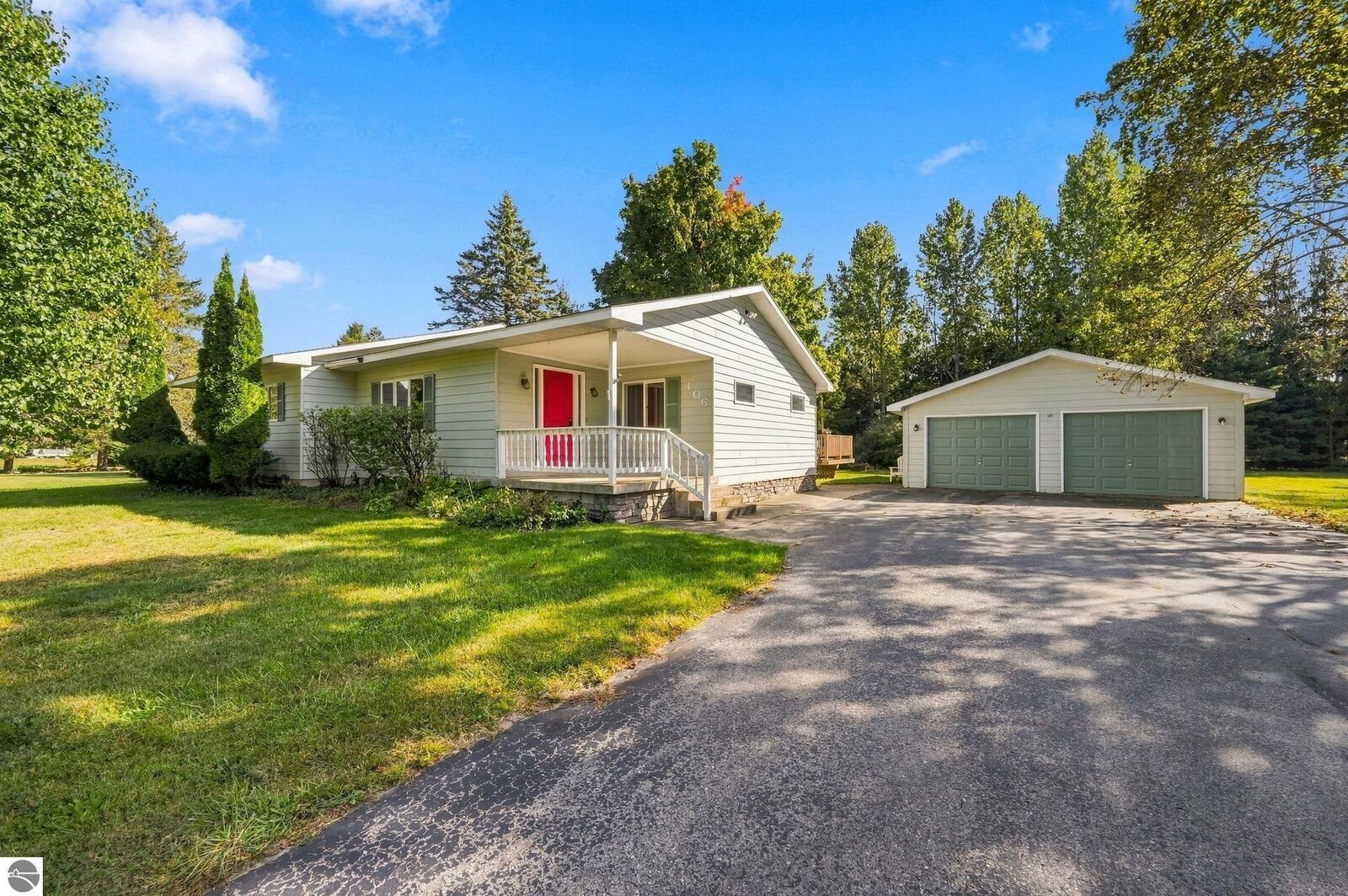 Property Photo: 406 E Third MI 49629