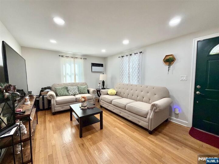 Property Photo:  191 Elder Avenue  NJ 07621 