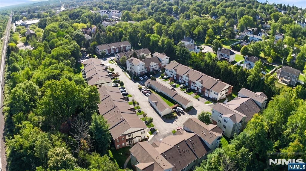 Property Photo:  18 Windsor Drive  NJ 07035 