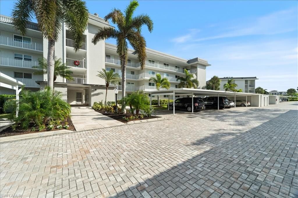 Property Photo:  307 Goodlette-Frank Rd S B202  FL 34102 