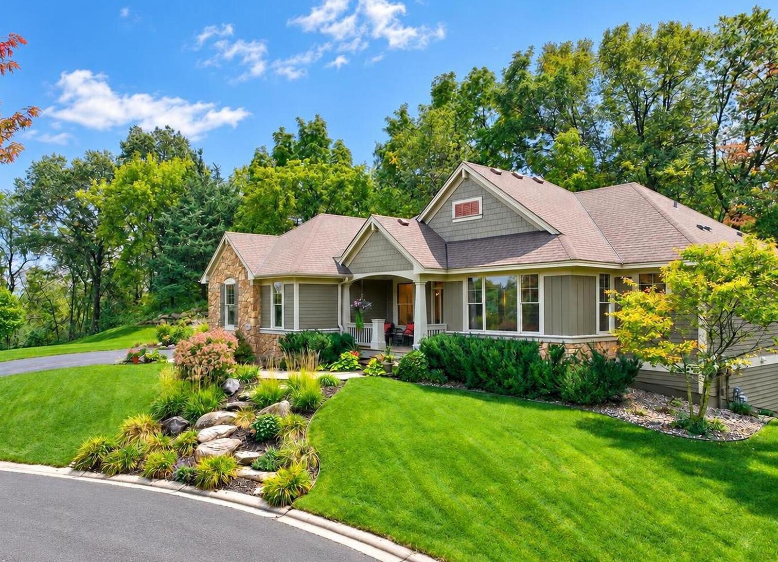Property Photo:  4453 Fable Hill Parkway N  MN 55038 