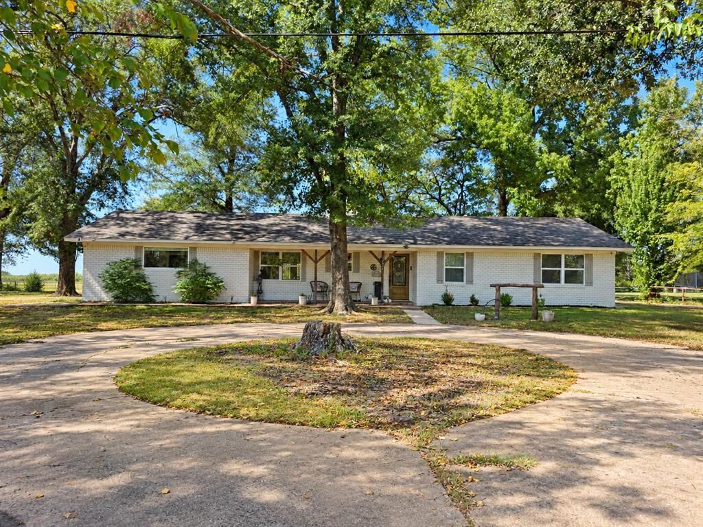 Property Photo:  1426 Farm Road 2560  TX 75482 