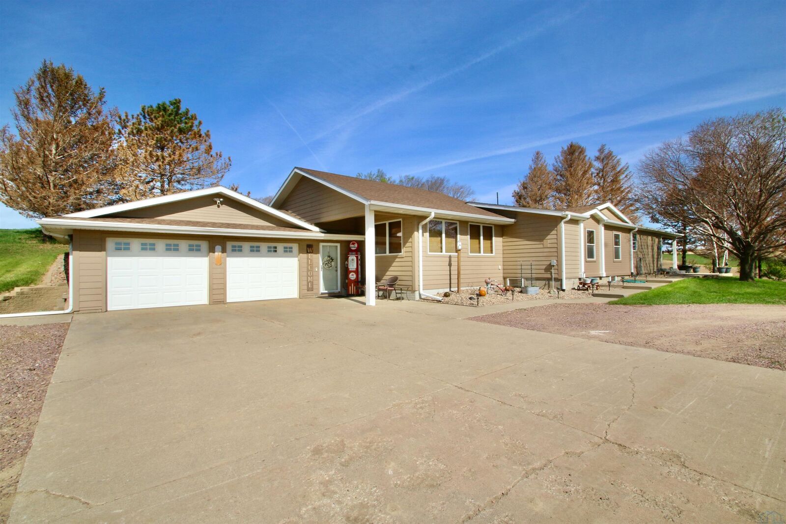 Property Photo: 1809 Emmet IA 51007