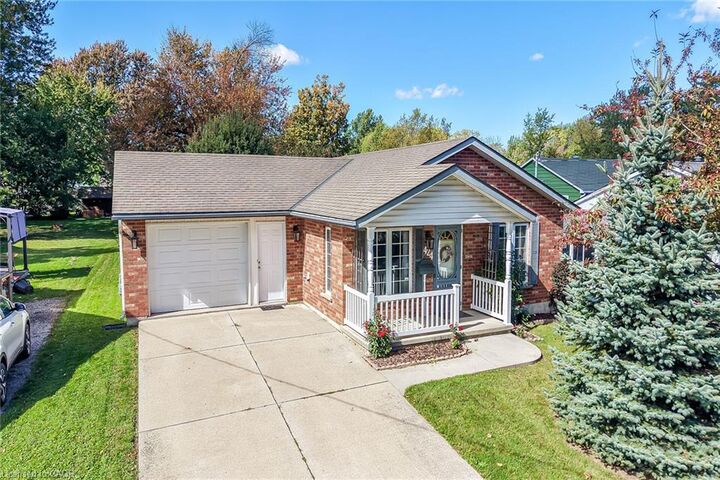 Property Photo:  424 John Street  ON N1A 2R2 