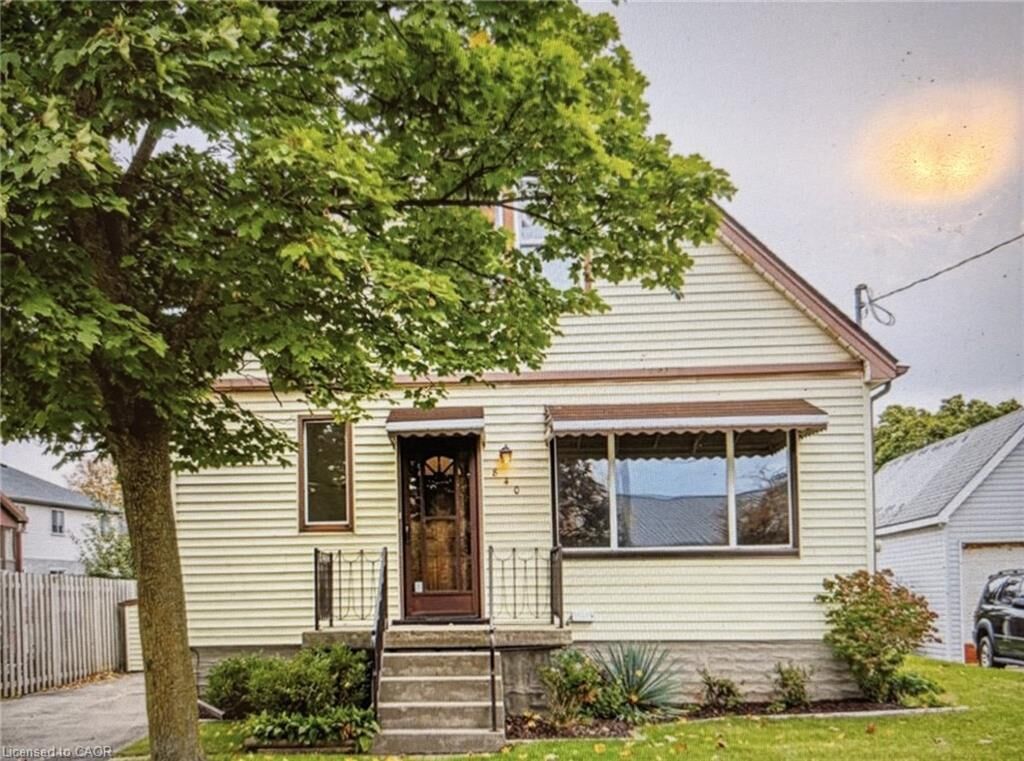 Property Photo: 840 Guelph Street B ON N2H 5Z4