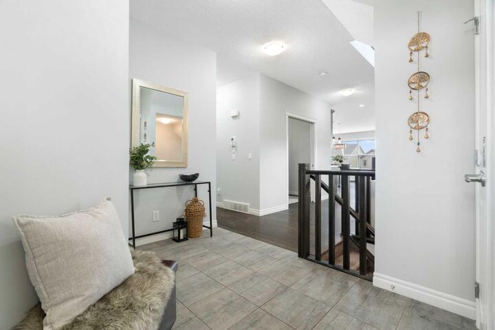 Property Photo:  232 Nolancrest Heights NW  AB T3R 0V8 