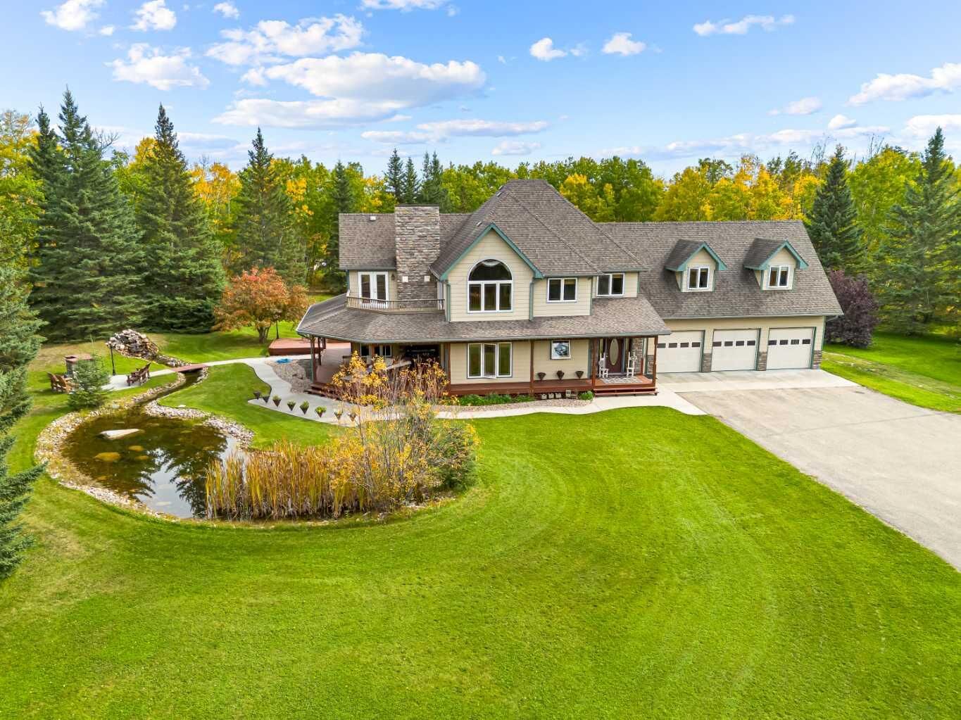 Property Photo:  101 Villa Drive  SK S0M 2K0 