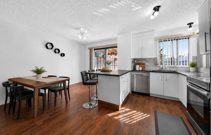 Property Photo:  6663 Temple Drive NE  AB T1Y 5S1 