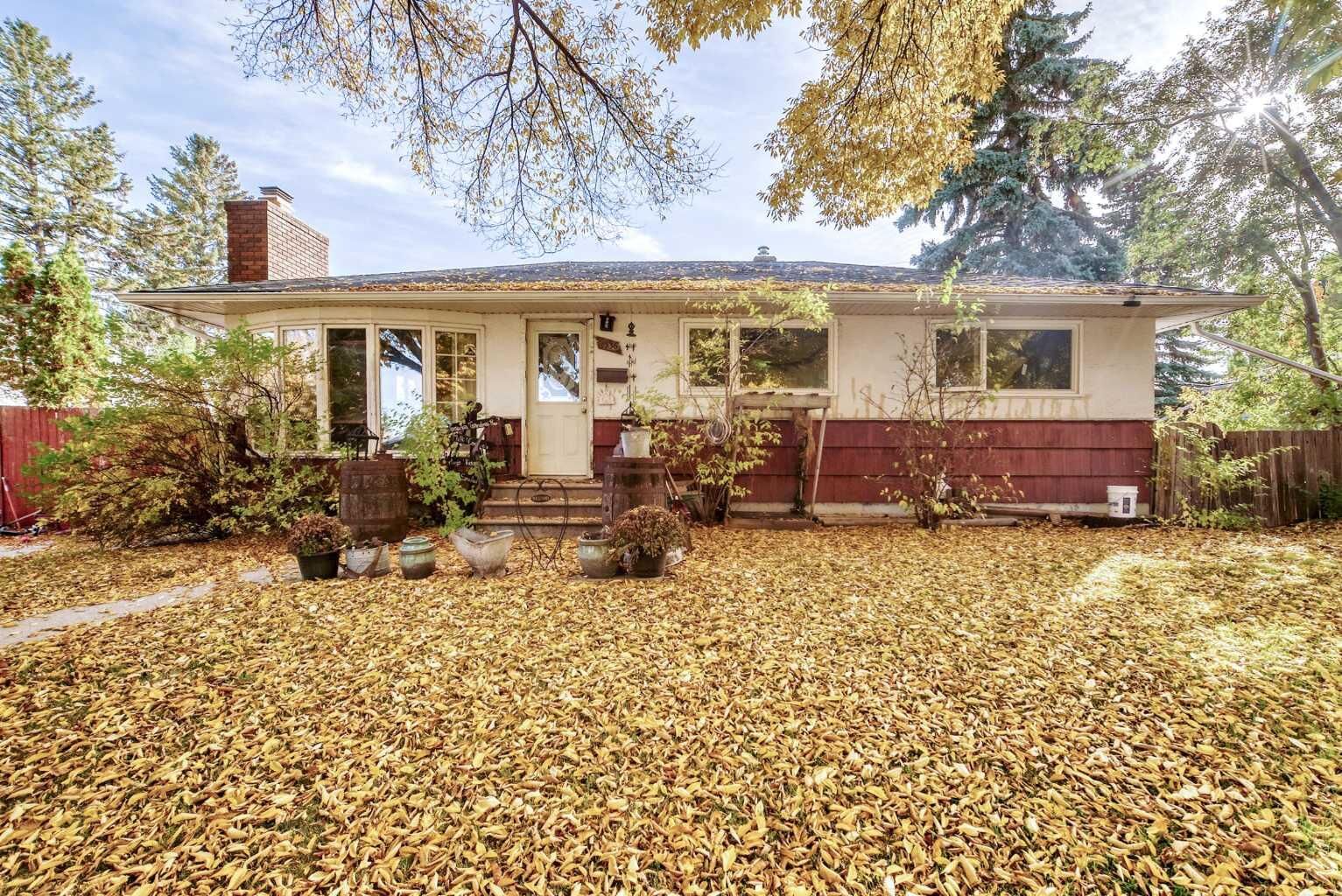 Property Photo: 1936 45 Street SW AB T3E 3S7