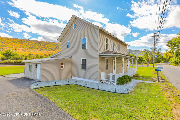 Property Photo:  962-964 Mauch Chunk Road  PA 18071 