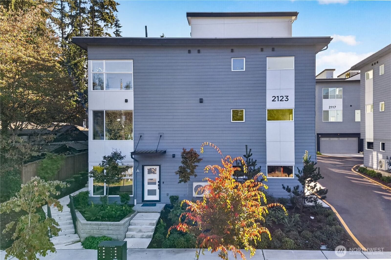 Property Photo:  2123 N 148th St A  WA 98133 