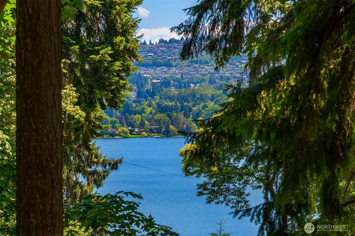 Property Photo: 4336 E Mercer Way WA 98040