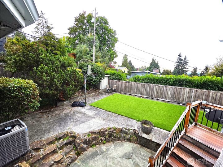 Property Photo:  2569 NE 85th Street  WA 98115 