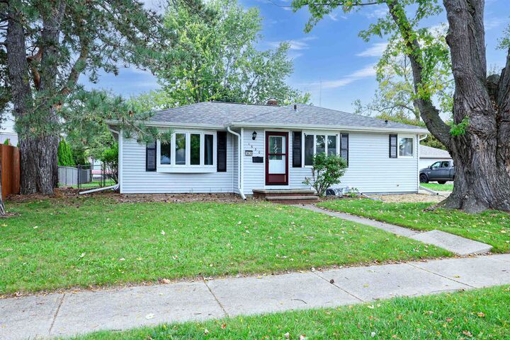 Property Photo:  1630 E Glendale Avenue  WI 54911 