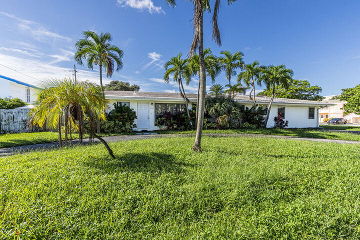 Property Photo: 2908 Middle River Drive FL 33306
