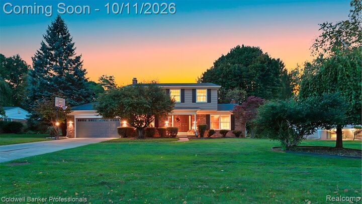 Property Photo:  561 Fox River Drive  MI 48304 