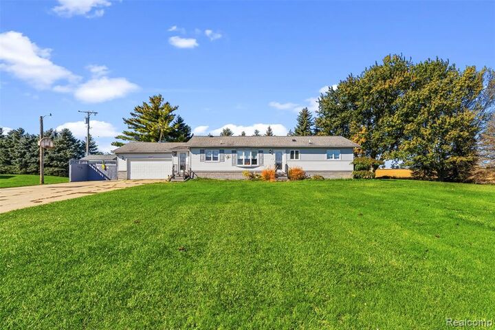 Property Photo: 2227 N Graf Road MI 48723