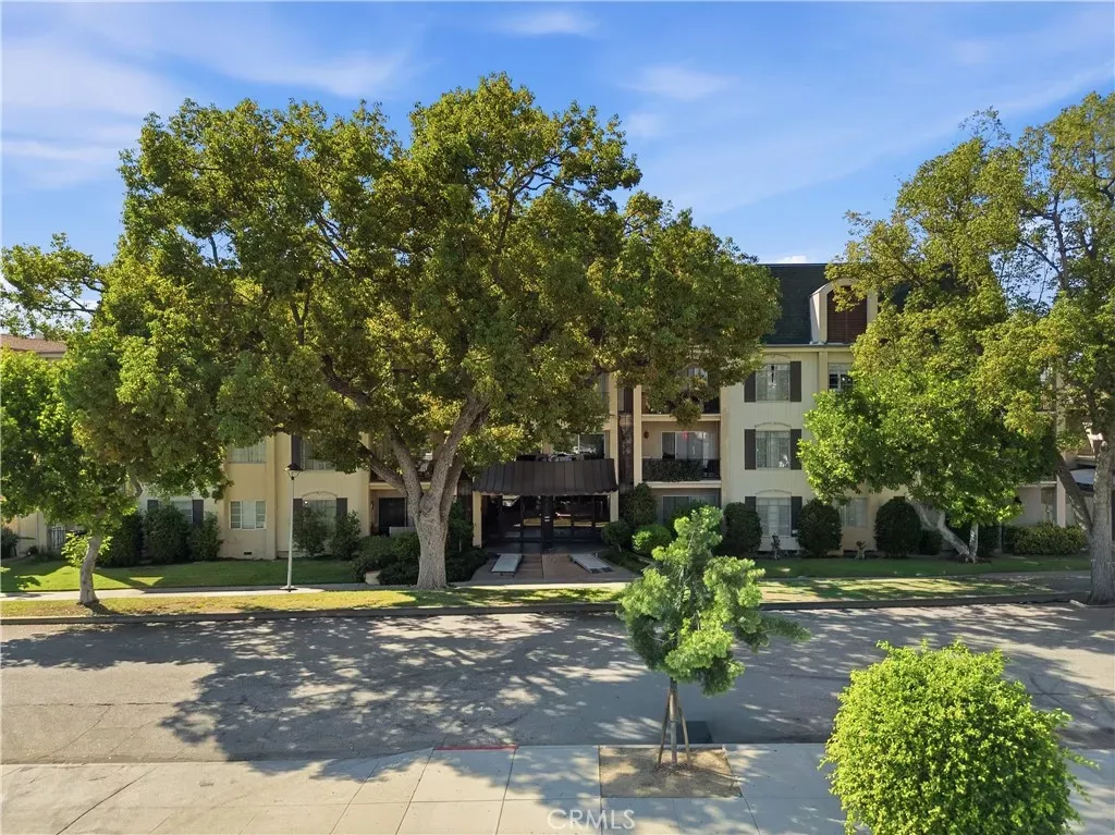 Property Photo:  215 N Kenwood Street 303  CA 91206 
