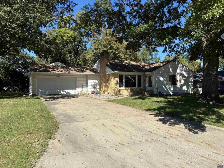 Property Photo: 4850 SW 19th St KS 66604