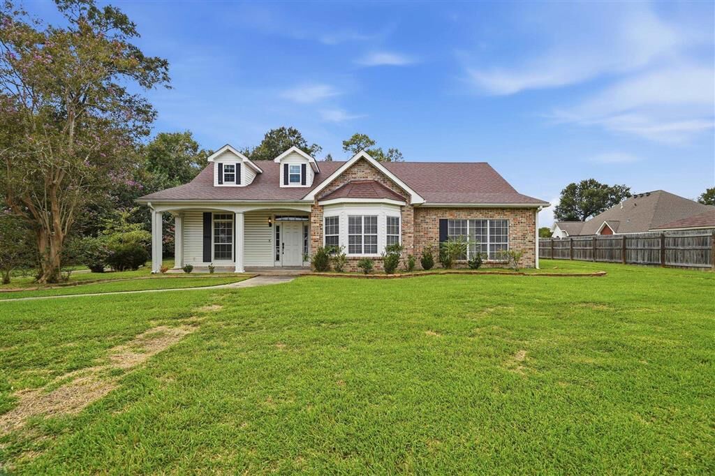 Property Photo: 59 East End Avenue LA 70663