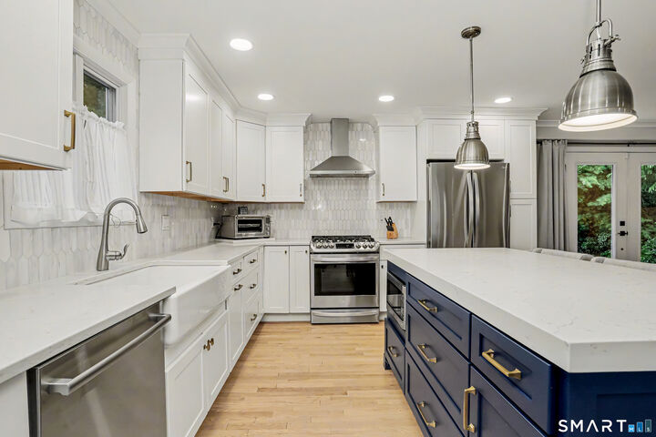 Property Photo: 25 Westview Place CT 06878