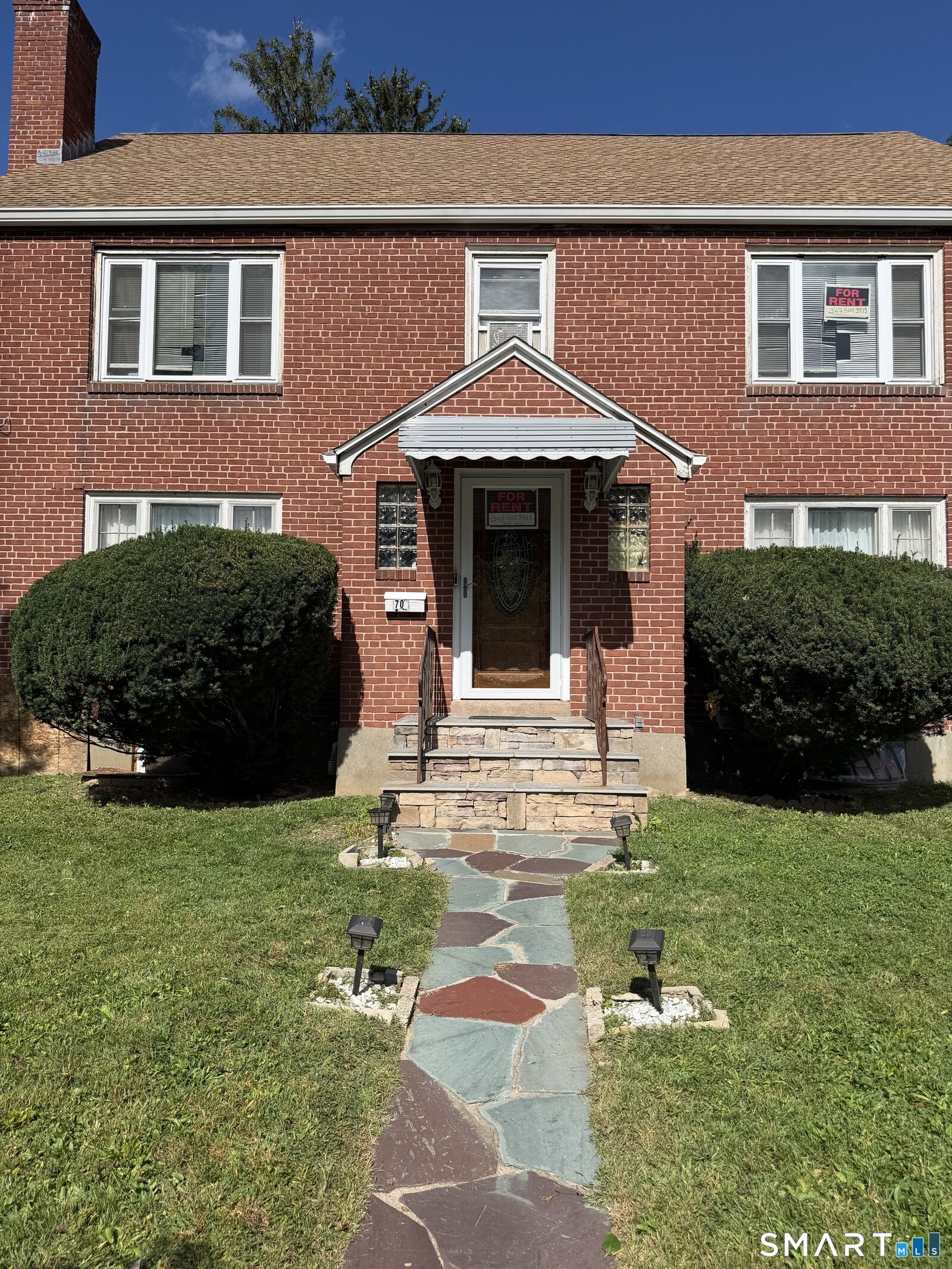 Property Photo:  68-70 Plymouth Street 68  CT 06114 