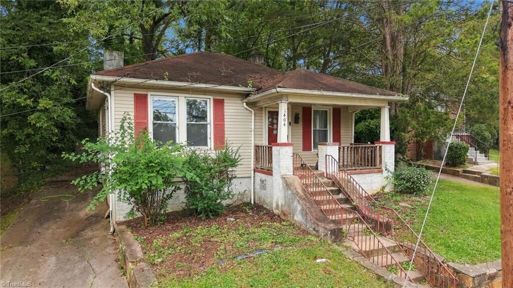 Property Photo: 1404 Gholson Avenue NC 27107