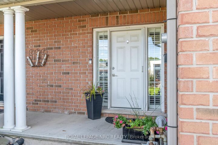 Property Photo:  31 Thorold Road E  ON L3C 3T3 