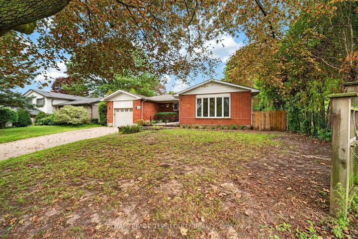 Property Photo:  134 Switzer Drive  ON L1G 3J7 