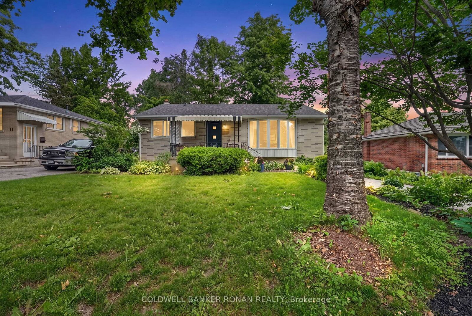 Property Photo:  9 Vine Street  ON L4N 2B1 