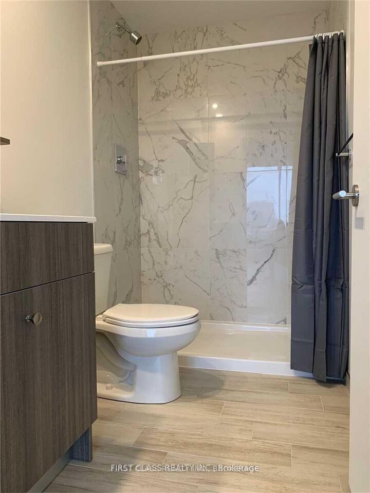 Property Photo:  75 Canterbury Place 2715  ON M2N 2N1 