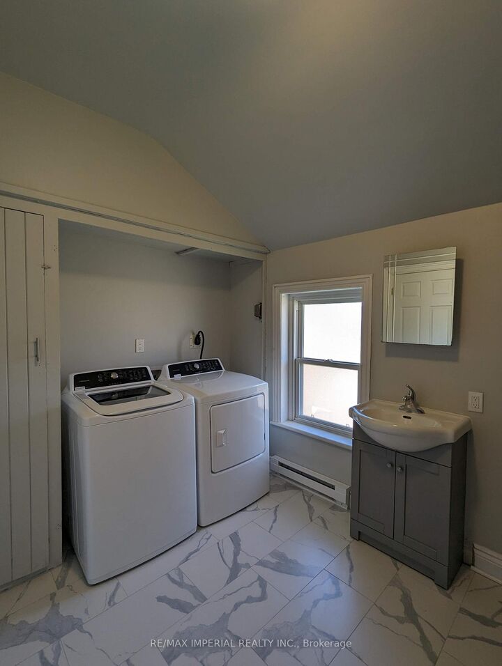 Property Photo:  2 Huron Street Upper  ON K9V 2H2 
