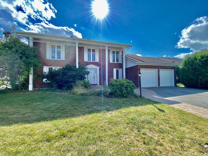 Property Photo:  2 Tunbridge Court  ON K2E 7J8 