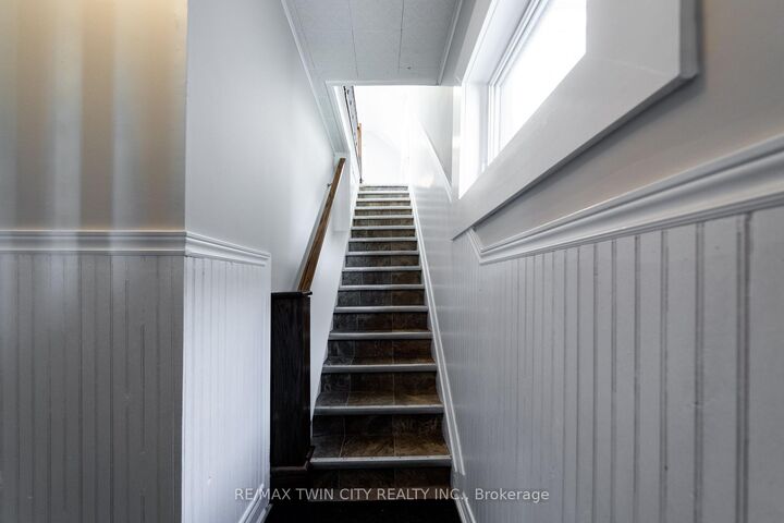 Property Photo:  76 Richmond Street A  ON N3T 3Y5 