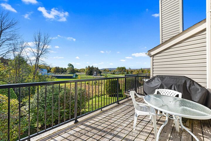 Property Photo:  467 Oxbow Crescent 7  ON L9Y 5B4 