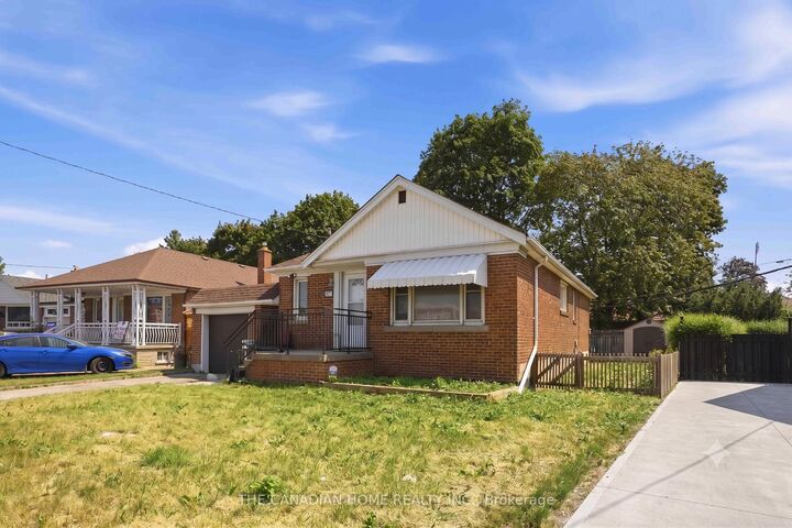 Property Photo:  1373 Pharmacy Avenue  ON M1R 2J6 