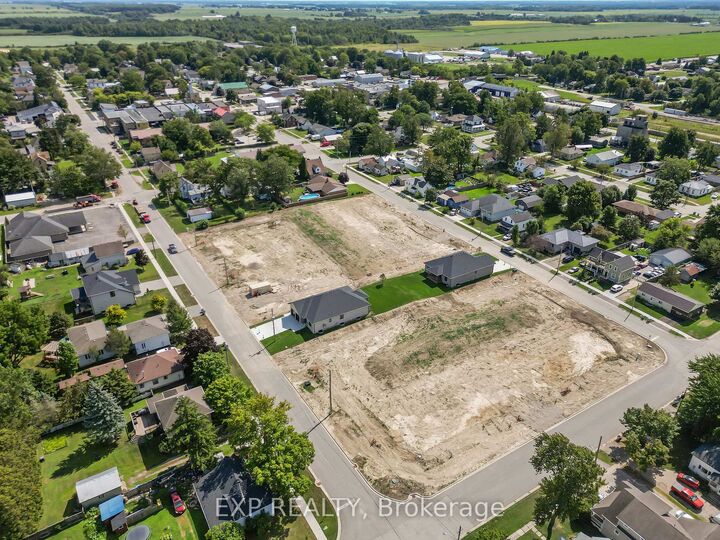 Property Photo:  409 Ontario Street  ON N0M 2S0 