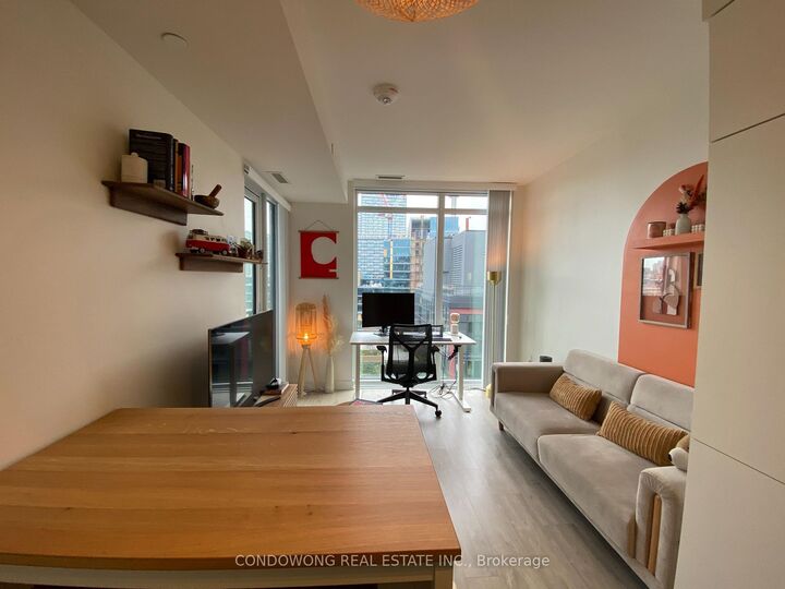 Property Photo:  576 Front Street W 1419  ON M5V 0P8 