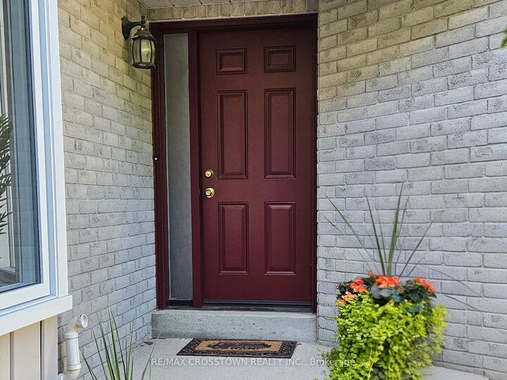 Property Photo:  17 Knicely Road  ON L4N 6T8 