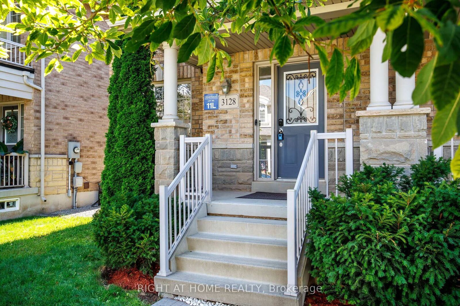 Property Photo:  3128 Robert Brown Boulevard  ON L6M 4L7 