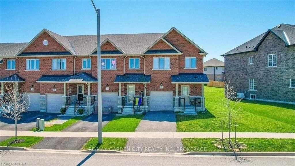 Property Photo: 39 Sunset Way ON L2V 0C7