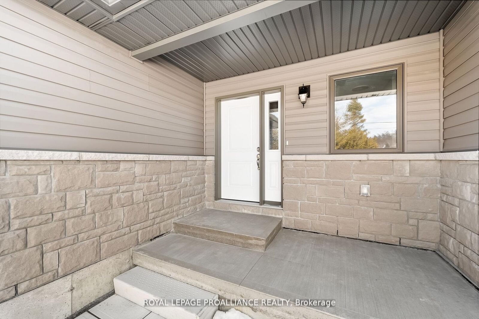 Property Photo:  Blk 14-218 Homewood Avenue  ON K0L 1Y0 
