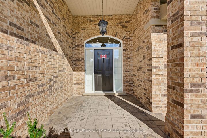 Property Photo:  70 Deer Ridge Crescent  ON N2P 2L2 